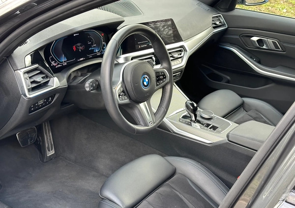 BMW Seria 3 cena 180000 przebieg: 22000, rok produkcji 2022 z Gołdap małe 67